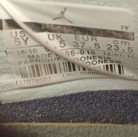 Jordan 11 Retro Low 'Barons' Wo.6½ (5Y) - Picture 7 of 10